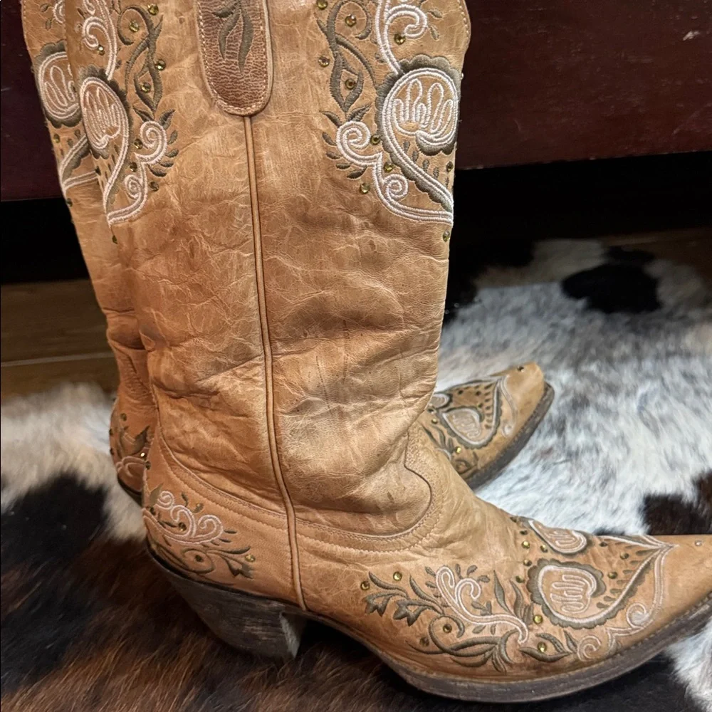 Old Gringo Tan Embroidered Heeled Boots - Picture 4 of 7